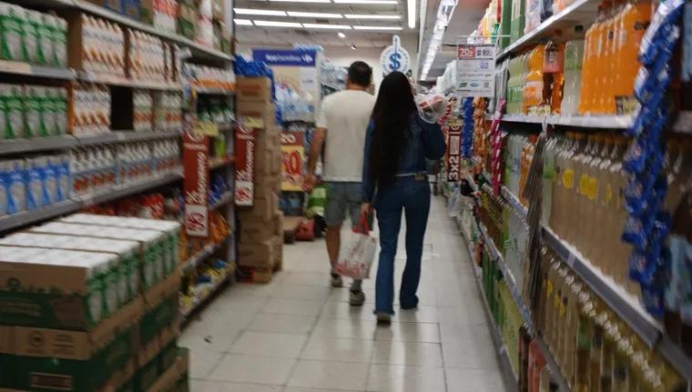 Argentina, bajo la lupa: qué tan caro sale llenar el changuito frente a otros países