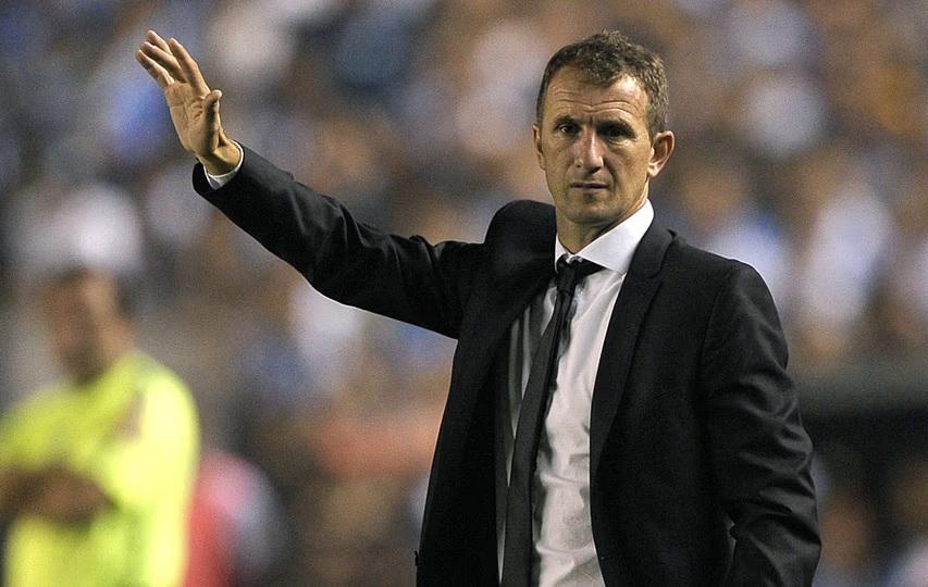 Riquelme aceleró y Arruabarrena quedó muy cerca de regresar al Xeneize