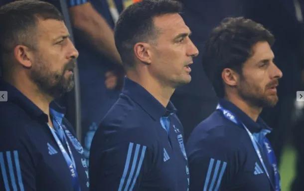 Scaloni alcanzó los 100 partidos al frente de Argentina en el cruce con Cabo Verde