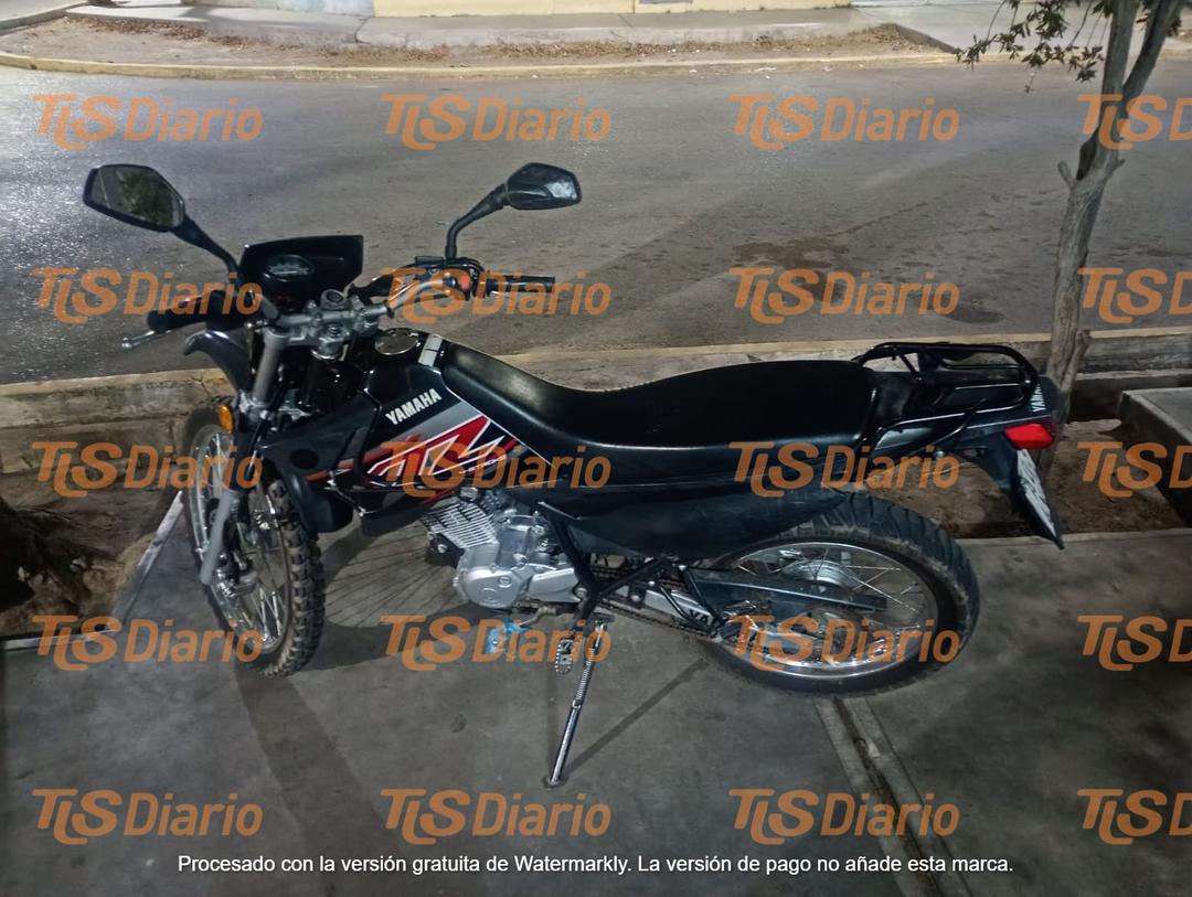 Recuperan una moto robada en Capital, pero los sospechosos escaparon tras un ataque a piedrazos