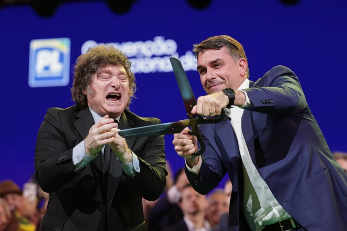En Brasil piden revisar si Milei metió la mano en la campaña de Bolsonaro