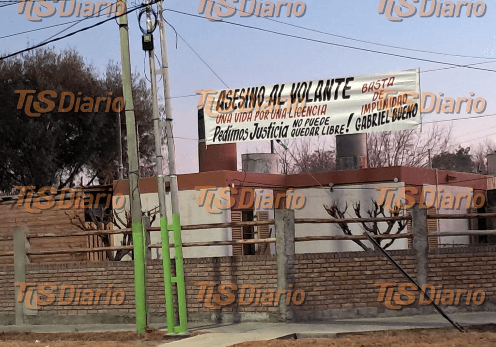 Angaco amaneció con carteles durísimos contra Gabriel Bueno tras el choque fatal