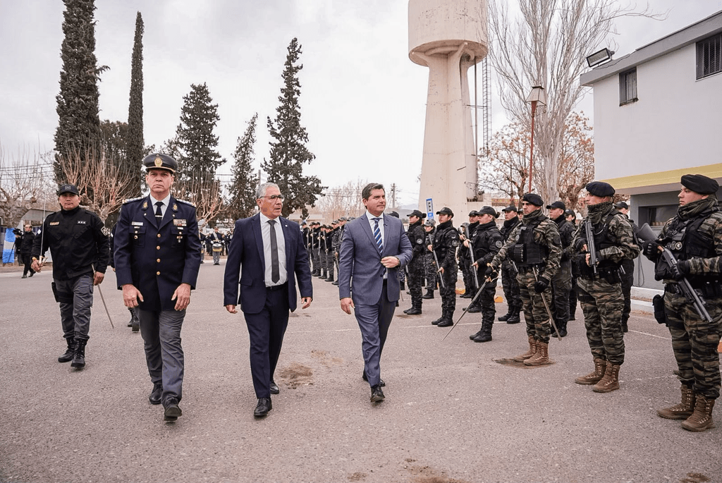 Orrego lideró el homenaje a los agentes penitenciarios y resaltó su tarea diaria
