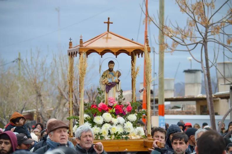San Cayetano tendrá misa de inicio a la medianoche y procesión por las calles cercanas