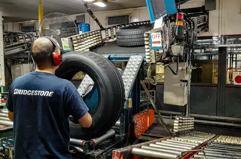 El neumático, en caída libre: ya se perdieron 3.000 empleos desde la asunción de Milei