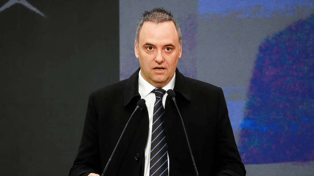 Suman nuevas salidas de Adorni en la investigación por su patrimonio