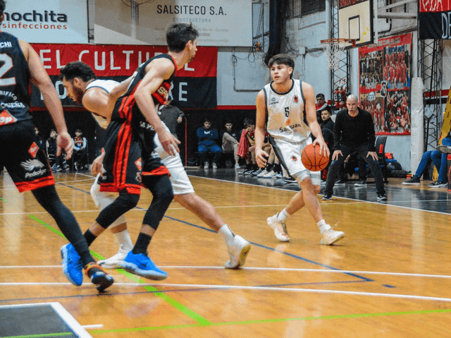 Sparta igualó la serie y Urquiza buscará la clasificación en el juego decisivo