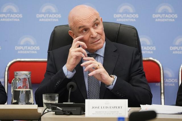 Espert deberá declarar por una investigación por presunto lavado de dinero