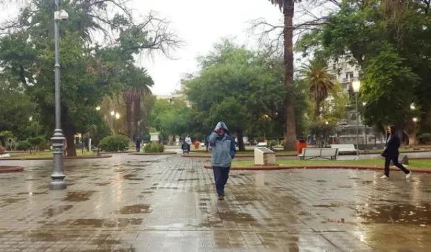 Domingo invernal en San Juan con cielo cubierto y chances de lluvia durante la final