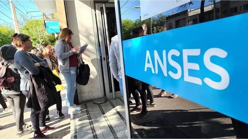 ANSES arranca los pagos de agosto: quién cobra este miércoles 5 y cuánto suben las prestaciones