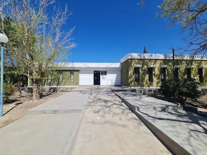 Sospecha de arma en una escuela de Sarmiento y fuerte operativo en el lugar