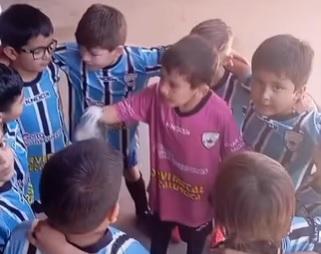 Benicio Pinto, el niño de siete años que conmovió con una arenga antes de jugar