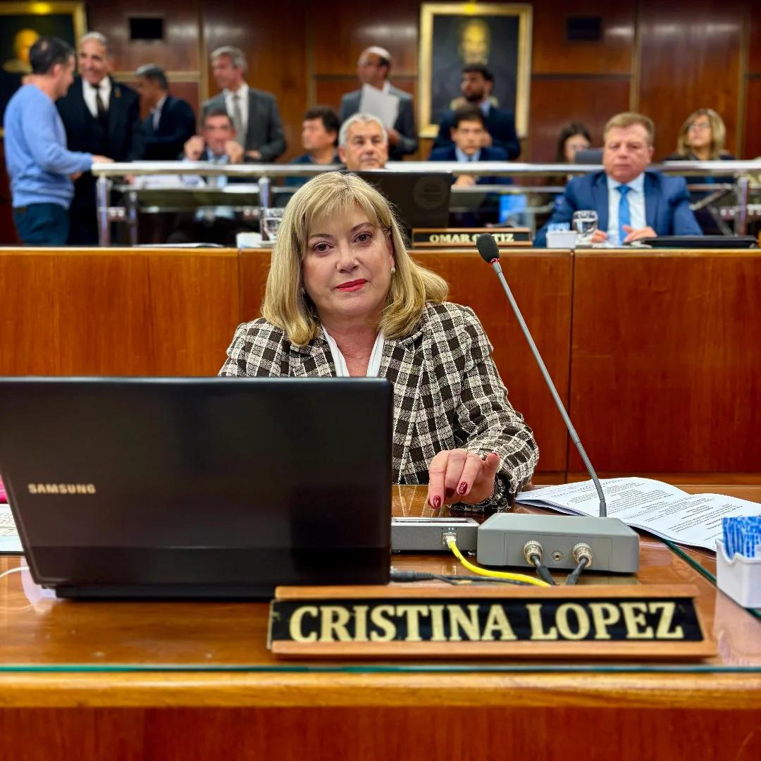 Cristina López destacó el respaldo unánime a la carrera de Medicina y aseguró que "trascendió gestiones e ideologías"