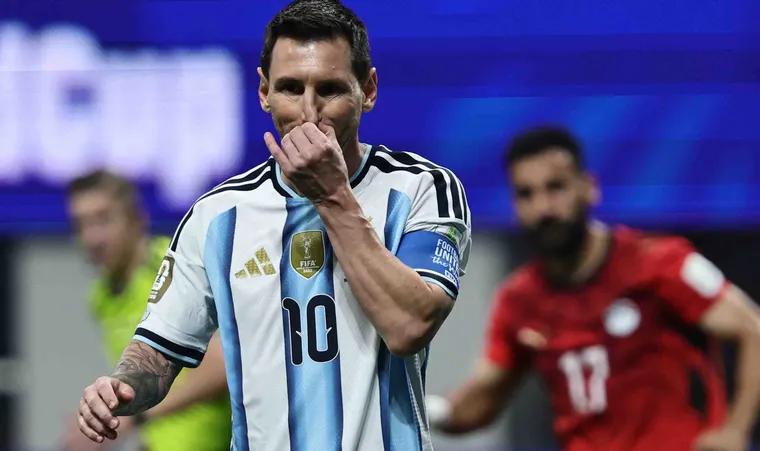 Messi falló otra vez desde el punto penal y quedó al tope de una estadística negativa
