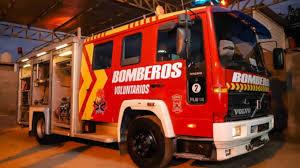 Un incendio en una casa dejó a un hombre herido y movilizó a Bomberos