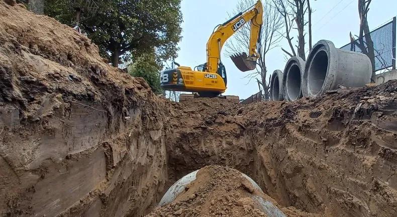 Cierran un tramo de Laprida por trabajos cloacales en Capital