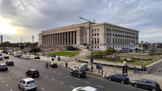 El Gobierno confirmó que las universidades públicas pueden cobrar aranceles a estudiantes extranjeros
