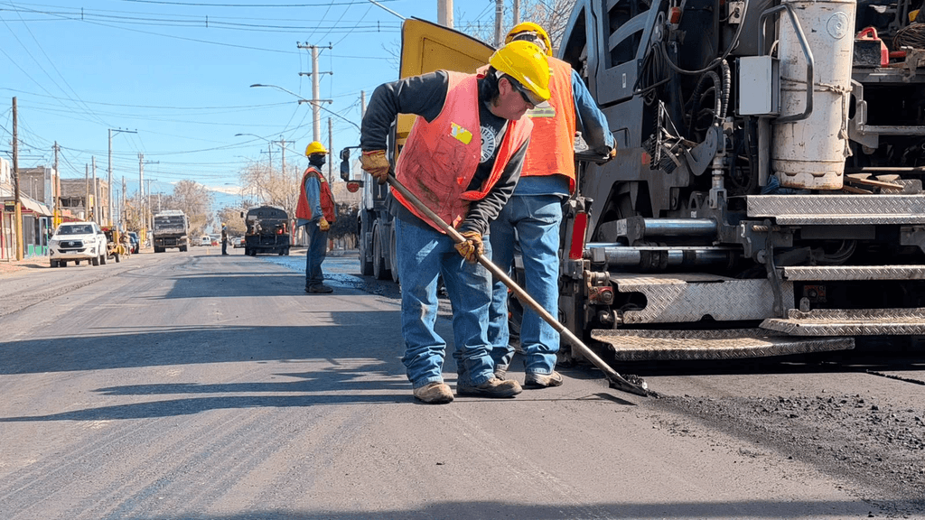 El Gobierno provincial avanza con la repavimentación de avenida Benavídez