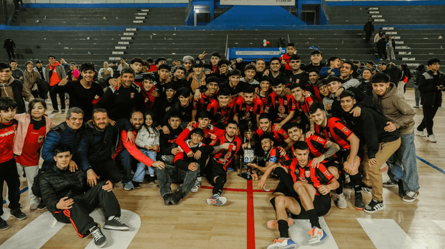 Trinidad se quedó con la Primera B masculina y festejó en el Aldo Cantoni