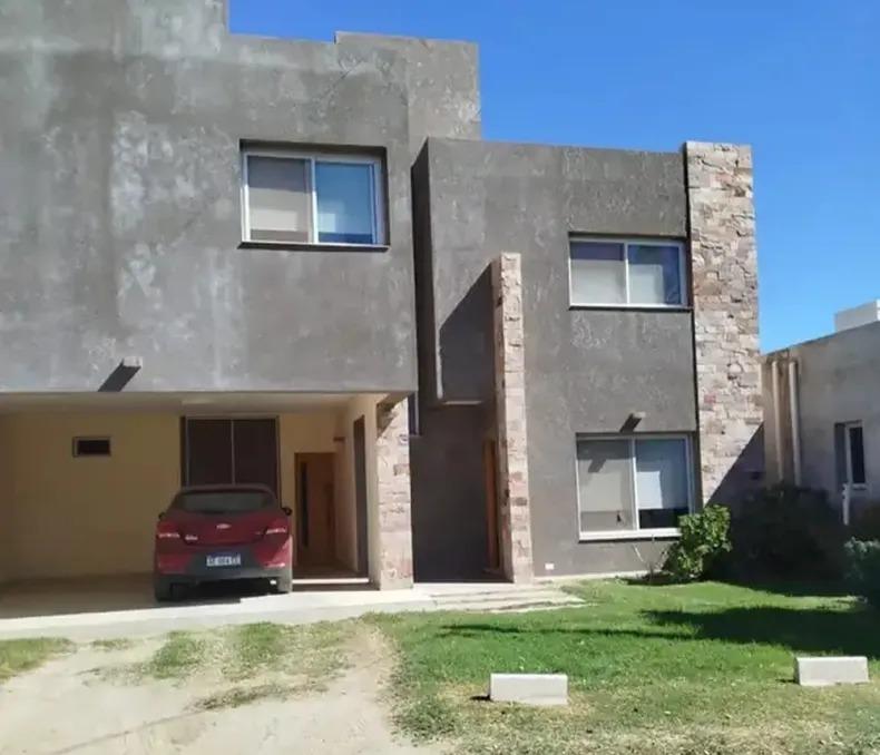 Vuelven a subastar la casa del extesorero policial que admitió el desvío de fondos