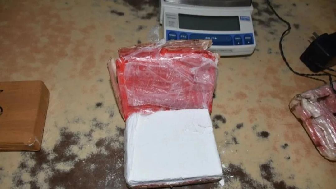 Detuvieron a una pasajera con 2,096 kilos de cocaína en un colectivo con destino a San Juan
