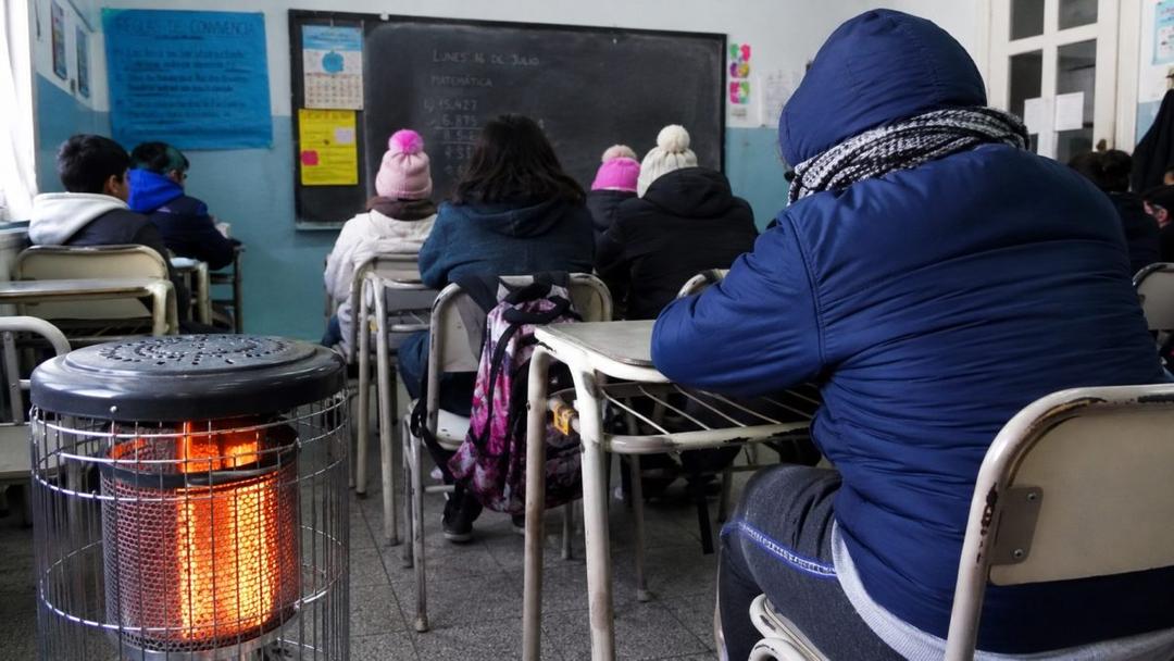 Por el frío extremo, Mendoza suspendió las clases