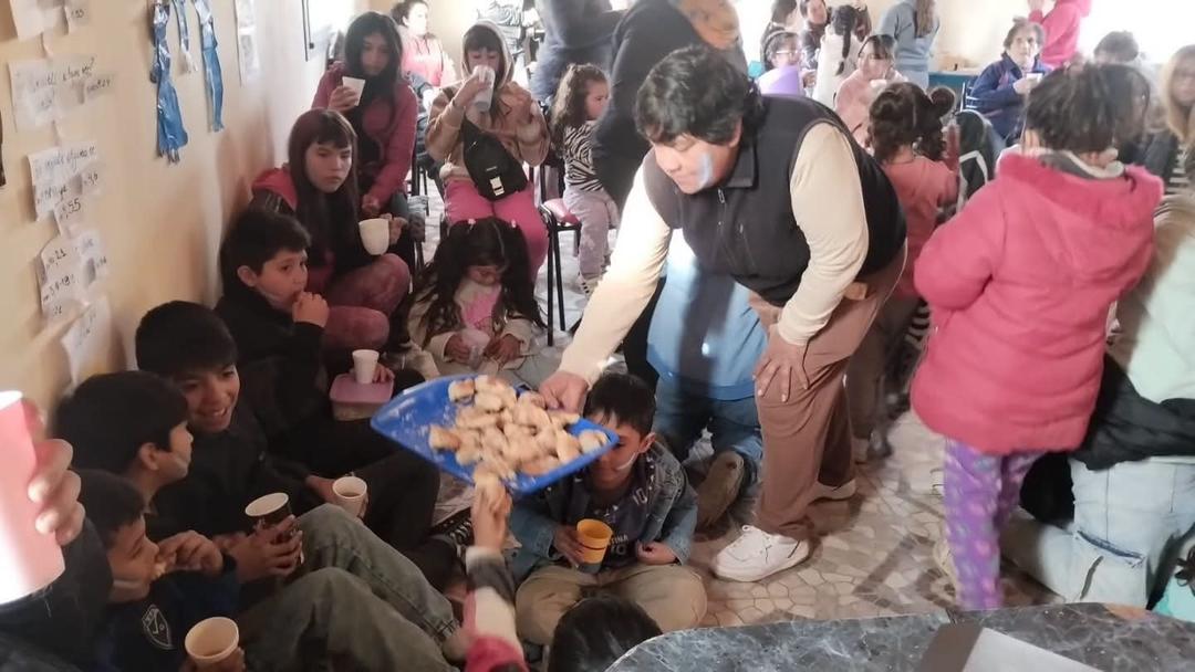 San Martín llevó una tarde recreativa a Boca del Tigre con cine y juegos
