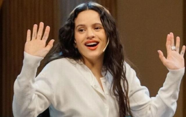 Rosalía recibió críticas en redes por su interpretación de "Despechá" en Buenos Aires