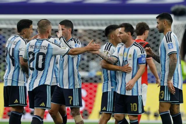 Argentina ya tiene el primer puesto y aguarda a su rival de octavos