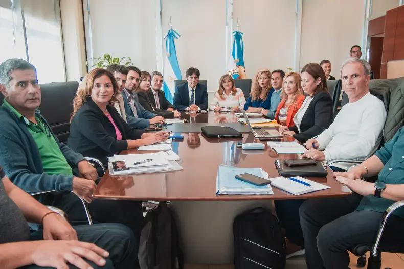 En la previa de la reunión paritaria, dos gremios docentes rechazaron la oferta salarial