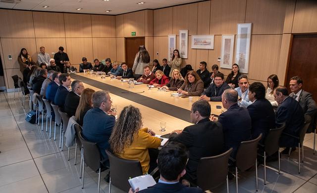 Gutiérrez explicó en Legislatura el alcance del proyecto para tomar deuda por hasta US$600 millones