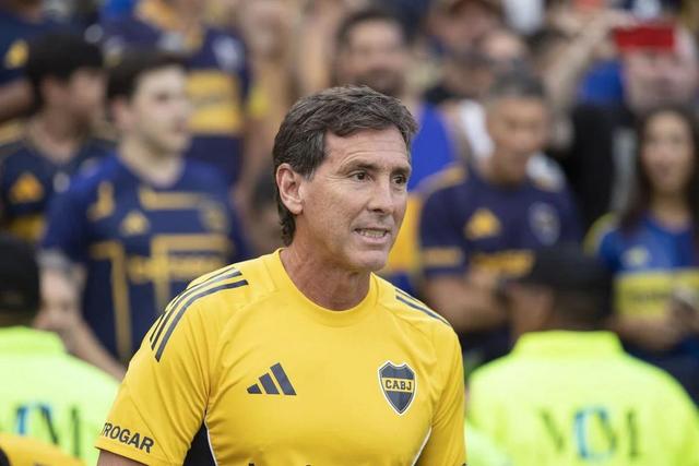Úbeda no seguirá al frente del primer equipo de Boca Juniors