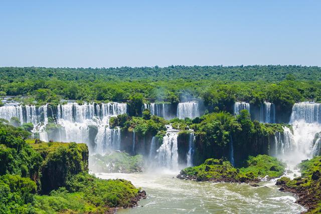 El turismo dejó un rojo de US$3.184 millones en el arranque de 2026