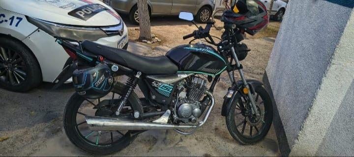 Sustrajo una moto, salió a la carrera y cayó detenido en Villa Hipódromo
