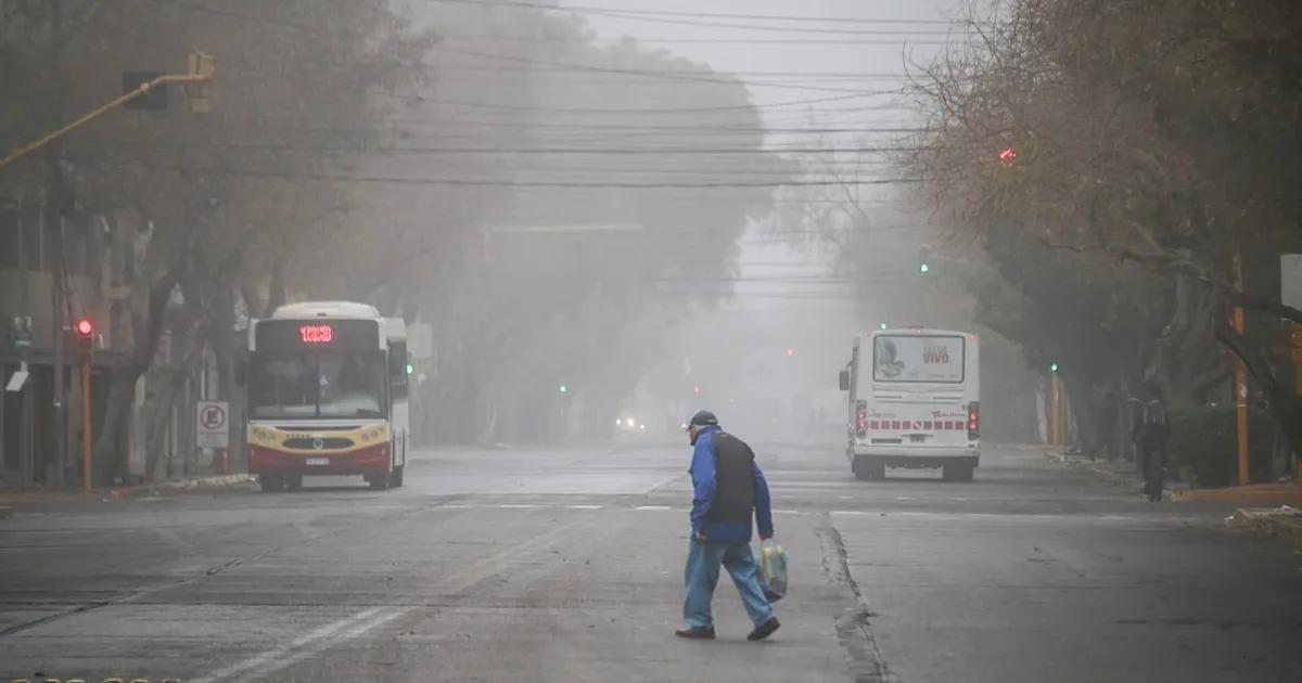 Parece otra ciudad: las postales del Gran San Juan cubierto por neblina