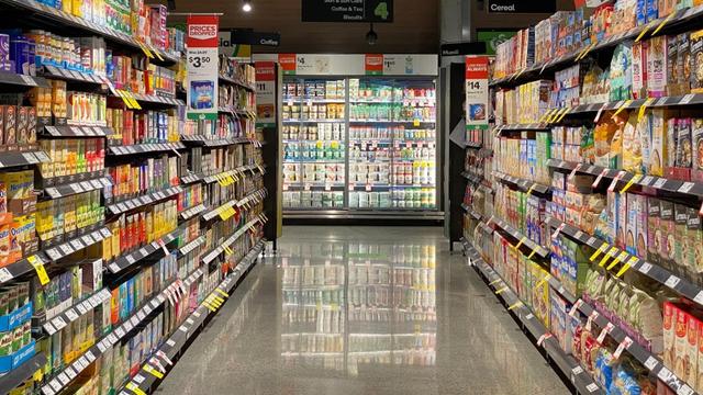 Las ventas masivas siguen en baja y no acompasan la desaceleración inflacionaria
