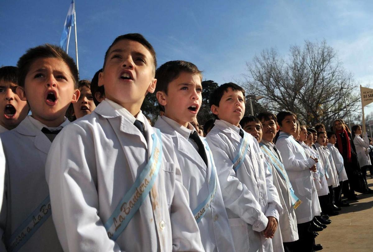 Cada escuela sanjuanina tendrá su propio acto por la Promesa a la Bandera