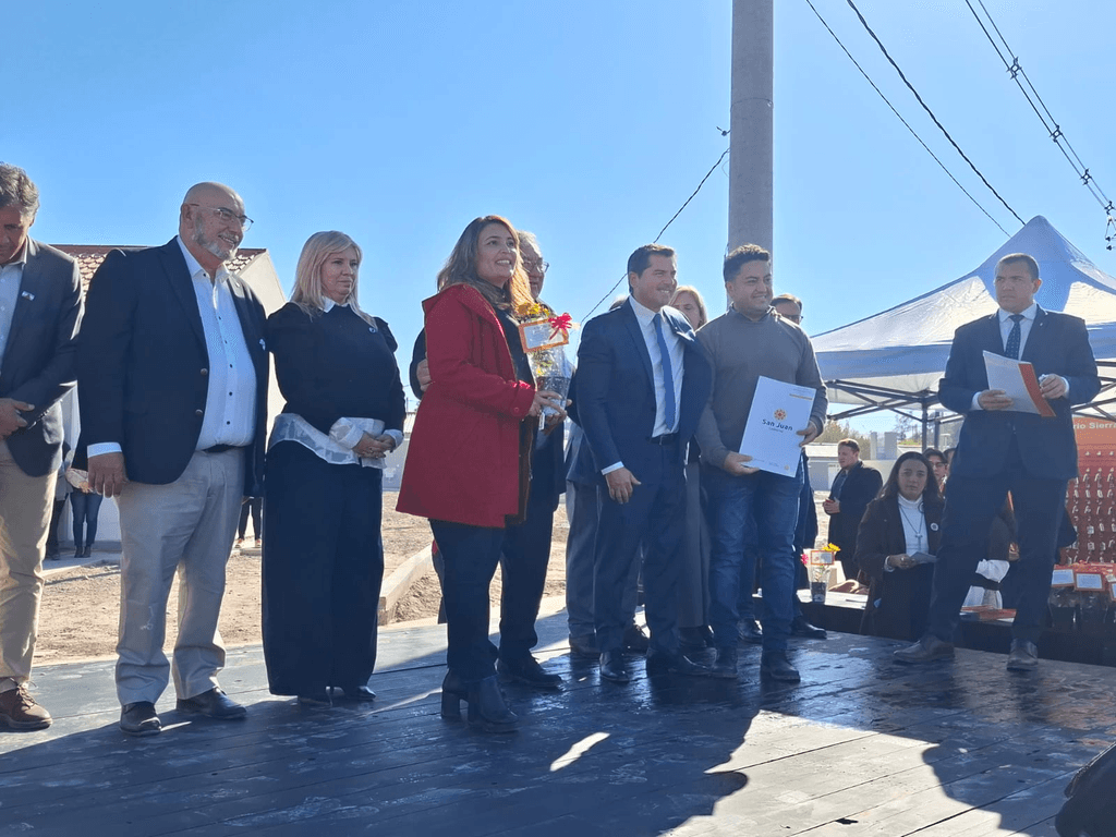 Orrego dejó abierta la chance de más sorteos de casas y ratificó que San Juan seguirá avanzando