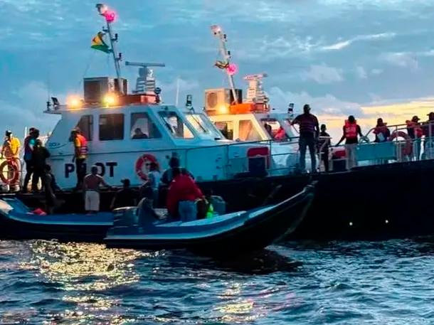 Un naufragio en Guyana dejó al menos 53 muertos y mantiene la búsqueda de desaparecidos