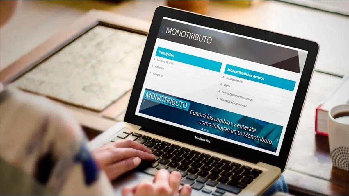 El FMI quiere que Ganancias alcance a más trabajadores y que el Monotributo cambie de raíz