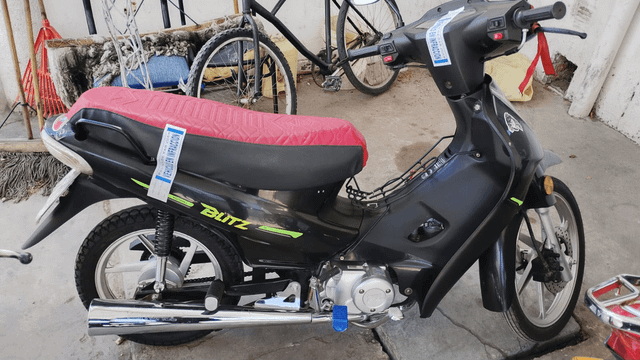Dos detenidos en Barrio Candelaria tras un operativo por una moto denunciada como robada