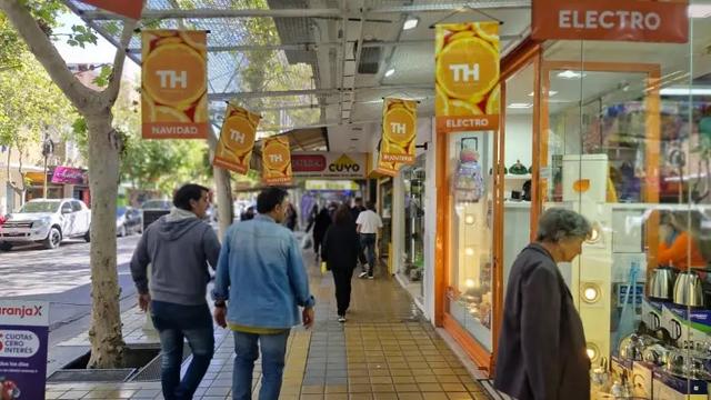 Los comercios de San Juan ajustarán su atención por el partido de la Selección