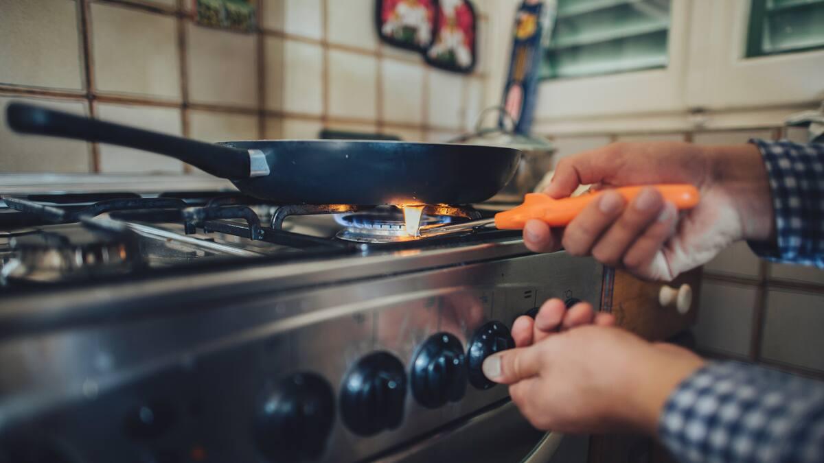 Junio arranca con rebajas extra en gas y luz para usuarios subsidiados