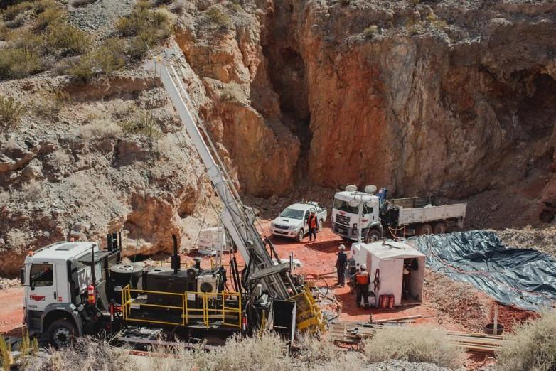 Challenger Gold frena el traslado de mineral y apunta a reactivarlo en 2026