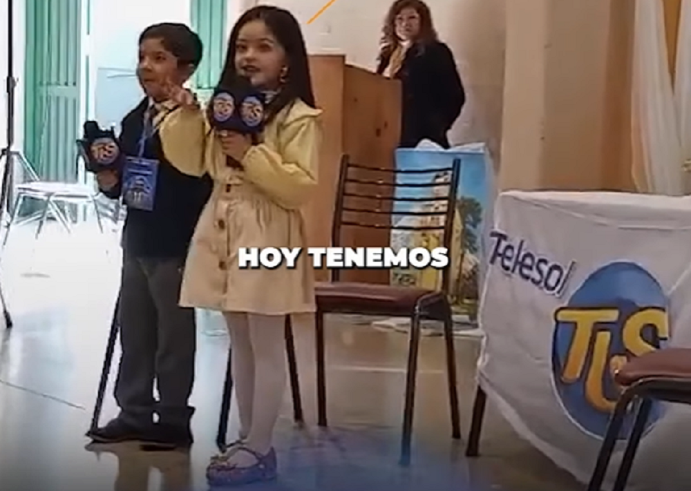 Dos chicos hicieron de conductores y tocaron el corazón de San Juan