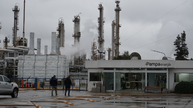 Pampa Energía confirmó el cierre de su planta de caucho en Puerto San Martín