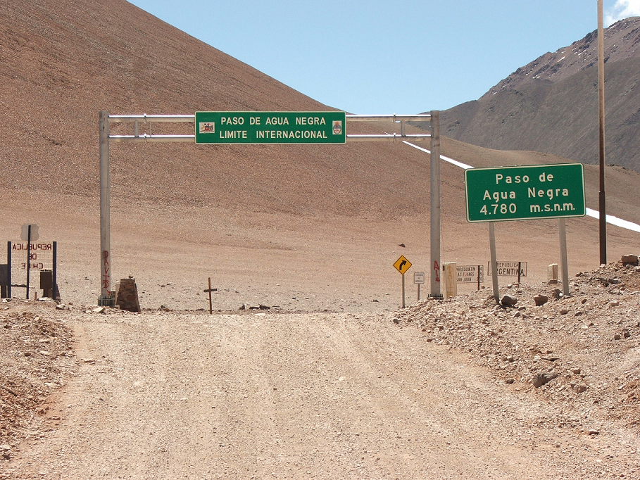 Agua Negra vuelve a ganar terreno con obras, minería y guiños políticos
