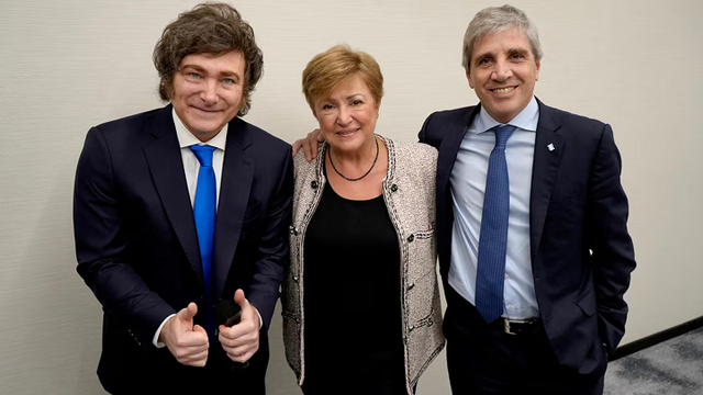 El FMI avaló la revisión del programa con Argentina y pidió cambios en impuestos y jubilaciones