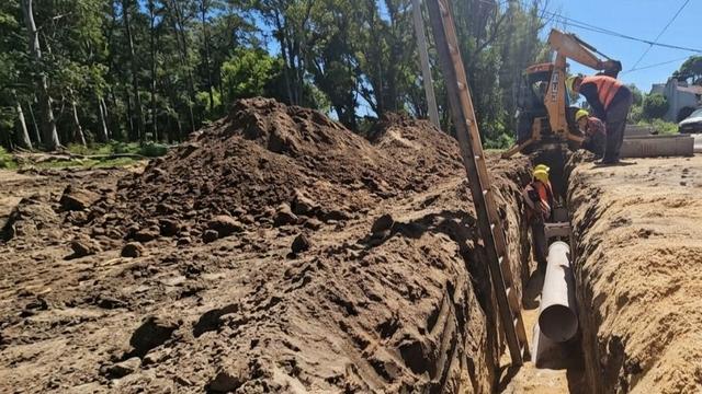 OSSE refuerza el operativo cloacal en el interior con nueva maquinaria