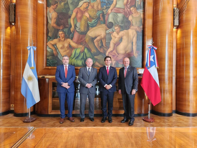 Vicuña ganó peso en la reunión que impulsa el tratado minero entre Argentina y Chile